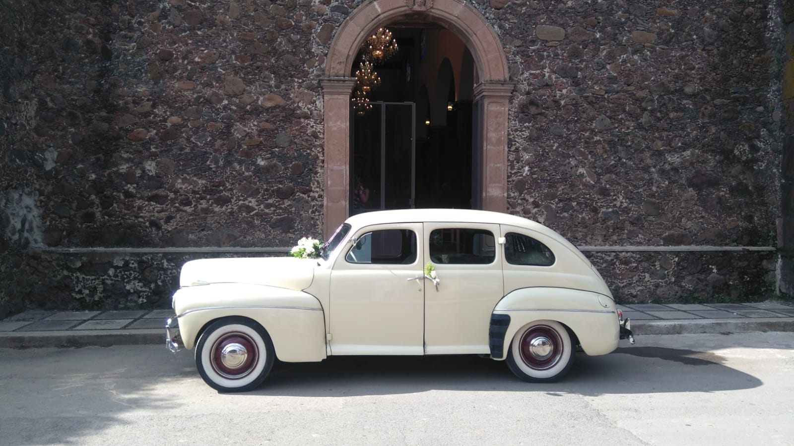 Auto Classic Dreams- Renta autos bodas, XV años, eventos especiales Jalisco